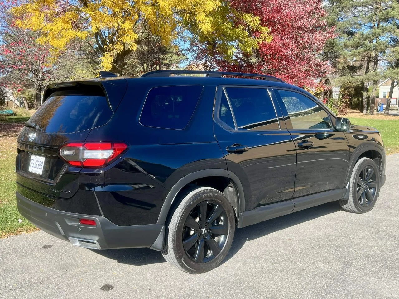 2023 HONDA PILOT BLACK EDITION AWD + V6 3.5L + SEULEMENT 34856 KM + GARANTIE  Main Image