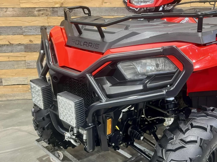 2021 POLARIS SPORTSMAN 570 EFI + E.P.S + 4X4 + TREUIL + PARE CHOC HD AVANT & ARRIERE + SEULEMENT 2012 KM 