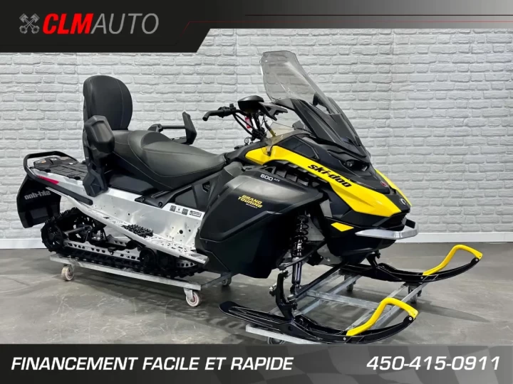2026 BRP SKI-DOO GRAND TOURING SPORT 600 ACE EFI 137'' + SEULEMENT 1 KM + BANC PASSAGER + REV GEN5 + RARE & A1 