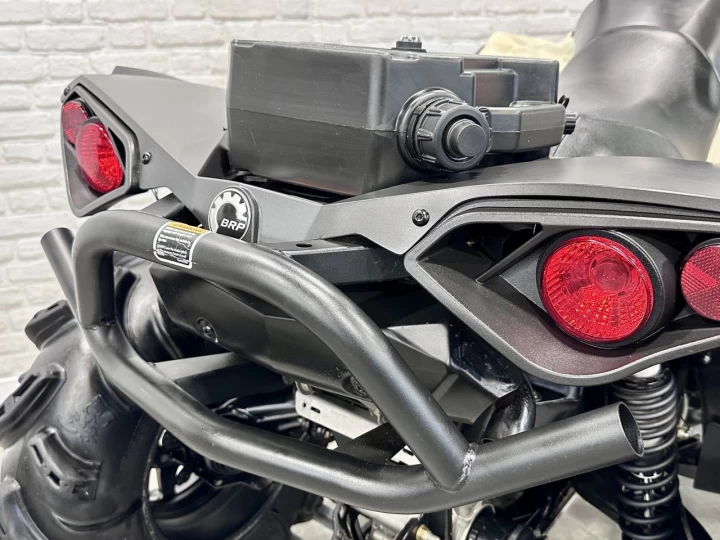 2022 BRP CAN-AM RENEGADE X-MR 650 EFI + 4WD + DPS + FOX + GORILLA 30'' + 2929 KM SEULEMENT + RARE & A1 