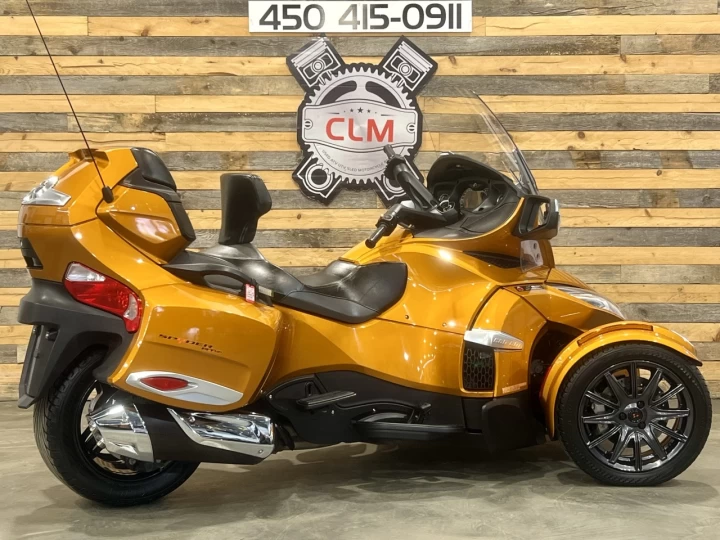 2024 BRP CAN-AM SPYDER RT-S SE-6 (SEMI-AUTOMATIQUE) + ROTAX 1330 EFI + SEULEMENT 38579 KM + RARE & A1 