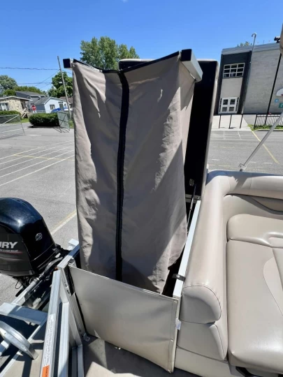 2014 PRINCECRAFT VECTRA 21 CLASSIC EDITION + MERCURY 115 H.P + ENSEMBLE SPORT 3 QUILLES + TOIT BIMINI + TOIT CAMPEUR + TOILE + REMORQUE 