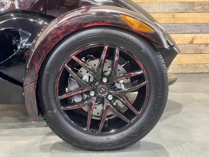 2011 BRP CAN-AM SPYDER RS-S SE-5 (SEMI-AUTOMATIQUE) BAS KM 27853 KM + COLEUR & LOOK UNIQUE + A1 