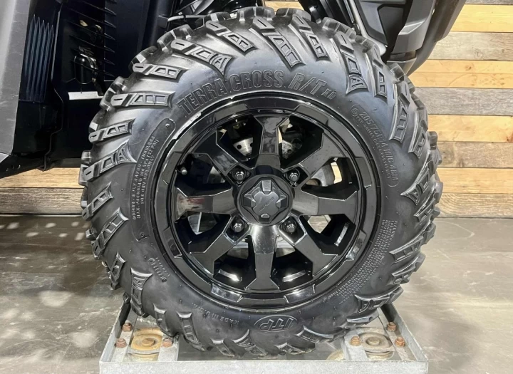 2024 BRP CAN-AM OUTLANDER MAX XT 700 EFI + DPS + 4X4 + SEULEMENT 564 KM + RARE & CONDITION A1 
