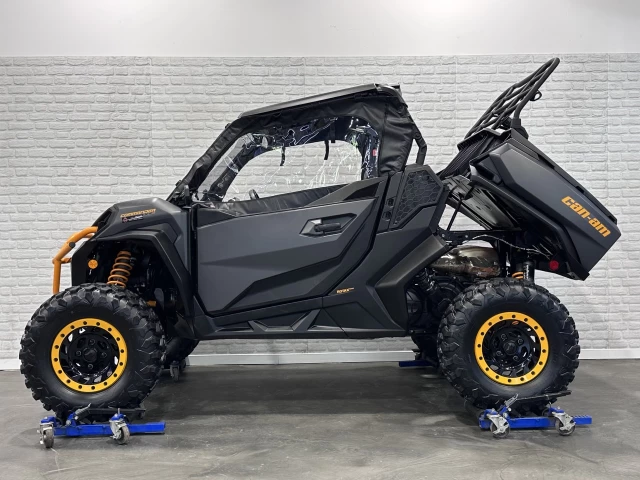 BRP CAN-AM COMMANDER XT-P 1000R EFI + 4WD + DPS + FOX + CABINE + SEULEMENT 1049 KM + RARE & IMPECCABLE A1  2025