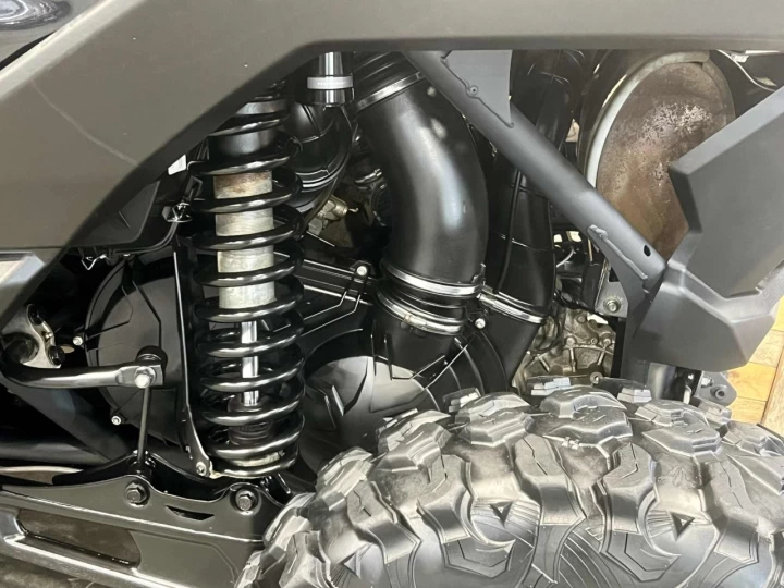 2024 BRP CAN-AM MAVERICK MAX X3 X-DS TURBO RR 200 HP + DPS + 4X4 + 4 PASSAGERS + SEULEMENT 2857 KM 