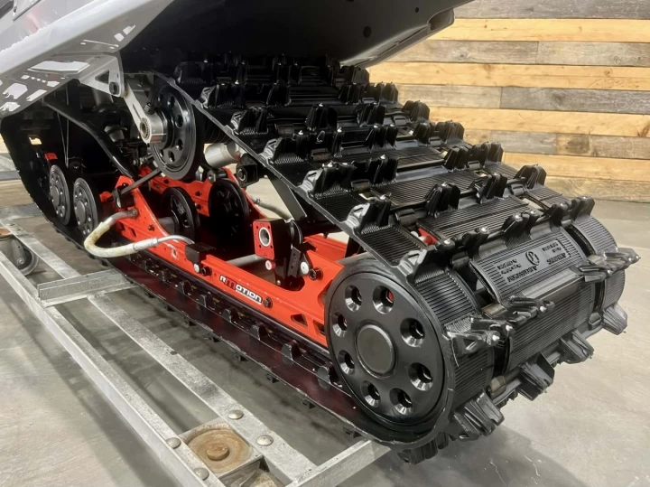 2019 BRP SKI-DOO RENEGADE X 850 E-TEC EFI 137'' + REV GEN4 + 15609 KM + COULEUR RARE & A1 