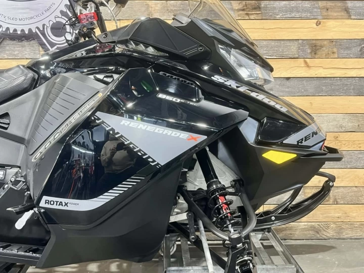 2019 BRP SKI-DOO RENEGADE X 850 E-TEC 137'' + REV GEN4 + 14528 KM + CONDITION IMPECABLE A1 