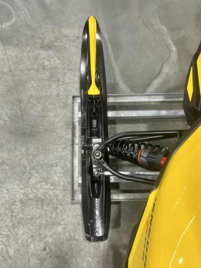 2025 BRP SKI-DOO RENEGADE X-RS 900 ACE TURBO R 180 HP + REV GEN5 + GARANTIE BEST + 7512 KM + RARE & A1 