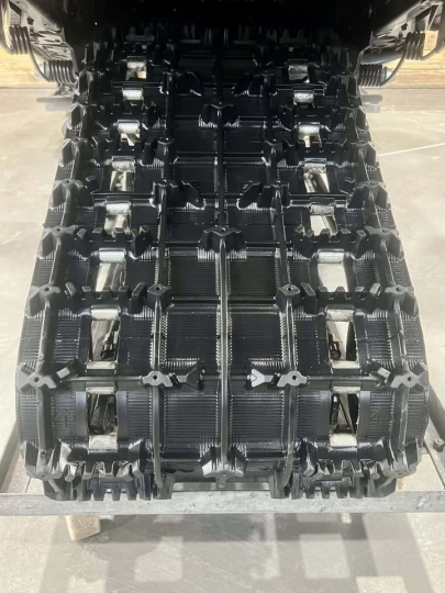 2023 BRP SKI-DOO GRAND TOURING LIMITED 900 ACE EFI + ITC + 137'' QUIET DRIVE + SUSPENSION A AIR _ BAS KM 6805 KM 