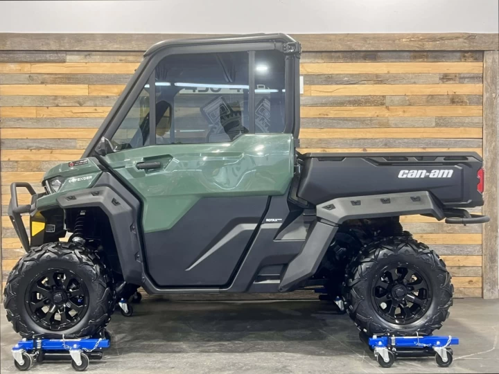2024 BRP CAN-AM DEFENDER CAB HD-9 EFI + 4X4 + D.P.S + SEULEMENT 6972 KM + RARE & CONDITION A1 