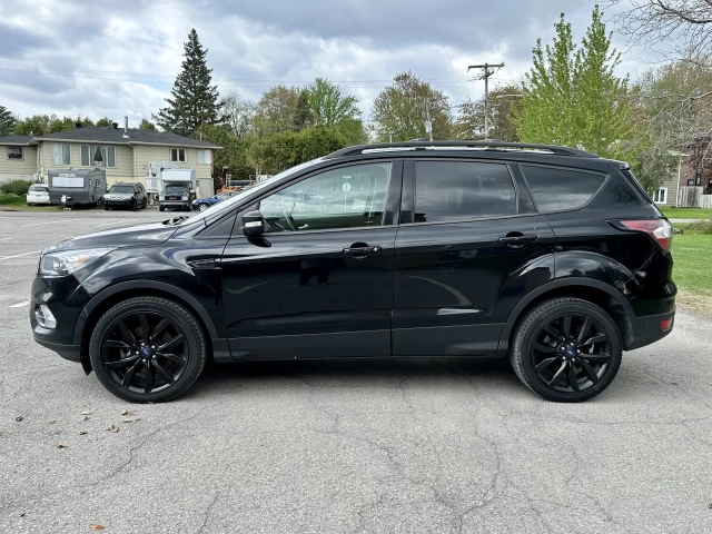 FORD ESCAPE TITANIUM 4WD + 2.0L ECOBOOST + 172524 KM + TOUTE NOIR  2017