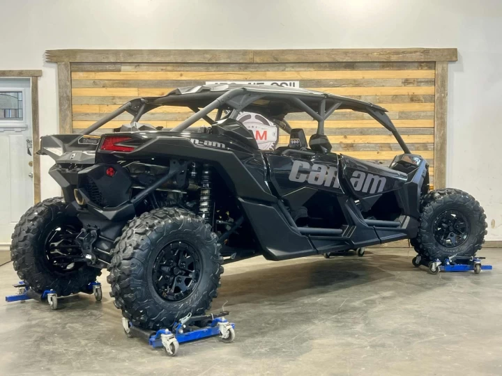 2024 BRP CAN-AM MAVERICK MAX X3 X-DS TURBO RR 200 HP + DPS + 4X4 + 4 PASSAGERS + SEULEMENT 2857 KM 