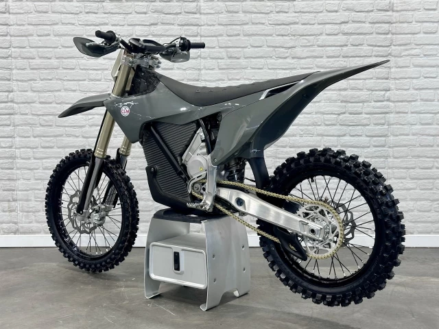 STARK FUTURE VARG 1.2 MX 60 H.P @ 80 H.P + 100% ELECTRIQUE + NEUF + GARANTIE 2 ANS + RARE & A1  2026
