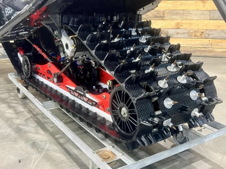 2022 POLARIS INDY 850 XCR 137'' + ECRAN 7S + SEULEMENT 1251 KM + COULEUR RARE & IMPECCABLE A1 