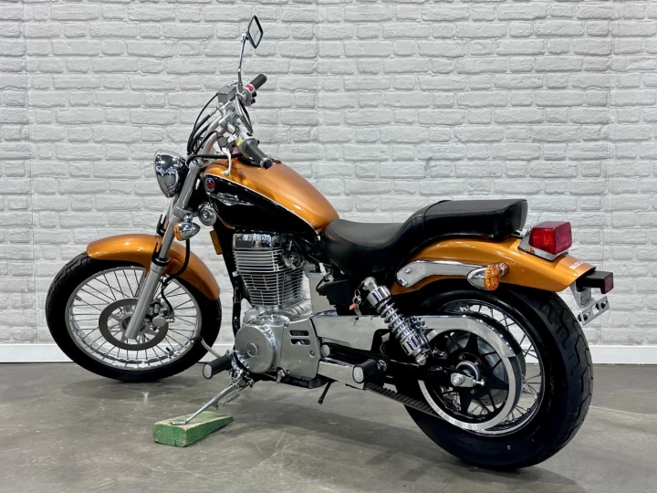 2013 SUZUKI BOULEVARD S40 650 cc + SEULEMENT 22408 KM + RARE & A1 