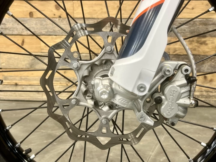 2022 KTM 450 SX-F EFI + SEULEMENT 23 HR + 4 TEMPS + RARE & CONDITION A1 