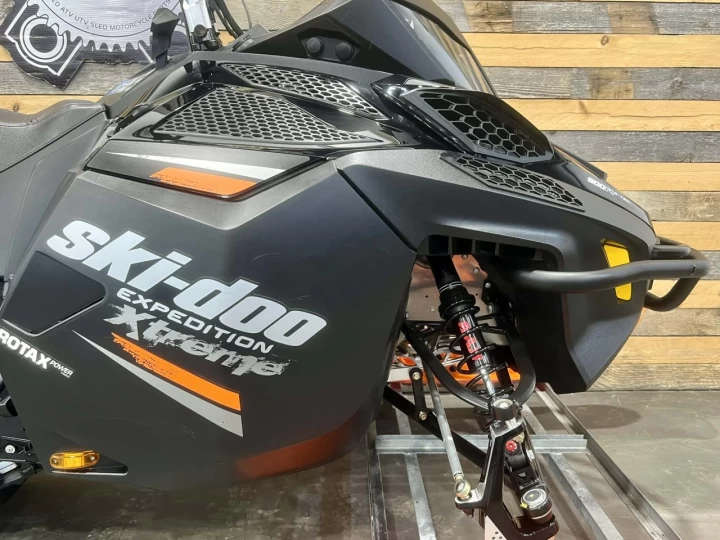 2018 BRP SKI-DOO EXPEDITION XTREME 800 E-TEC 154'' X 20'' + REV XU + GARANTIE 1 ANS + 11092 KM + RARE & CONDITION A1 