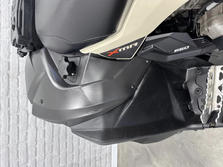 2022 BRP CAN-AM RENEGADE X-MR 650 EFI + 4WD + DPS + FOX + GORILLA 30'' + 2929 KM SEULEMENT + RARE & A1 