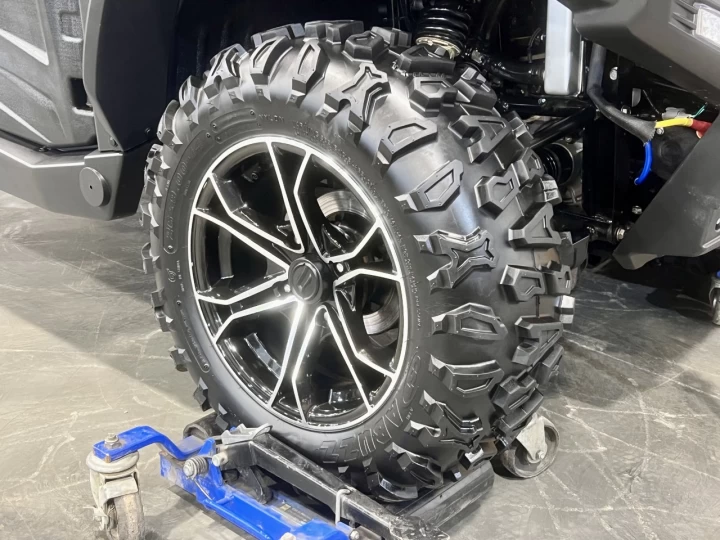 2021 CF MOTO U-FORCE LX 800 EFI + 4WD + EPS + SEULEMENT 1288 KM + CONDITION A1 