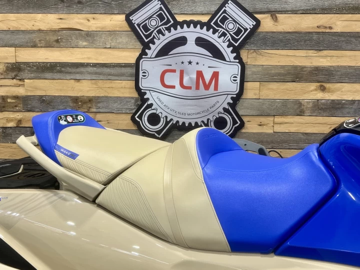 2025 BRP SEA-DOO WAKE PRO 230 H.P + IBR + VTS + IDF + AUDIO PREMIUM + RACK + 3 PASSAGERS + RARE & A1 