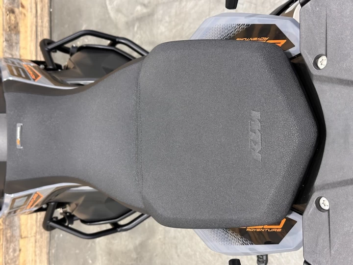 2021 KTM 890 ADVENTURE + A.B.S + BEAUCOUP D'ÉQUIPEMENTS INCLUS $$$ + 18595 KM + RARE & A1 