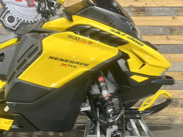 2025 BRP SKI-DOO RENEGADE X-RS 900 ACE TURBO R 180 HP + REV GEN5 + GARANTIE BEST + 7512 KM + RARE & A1 