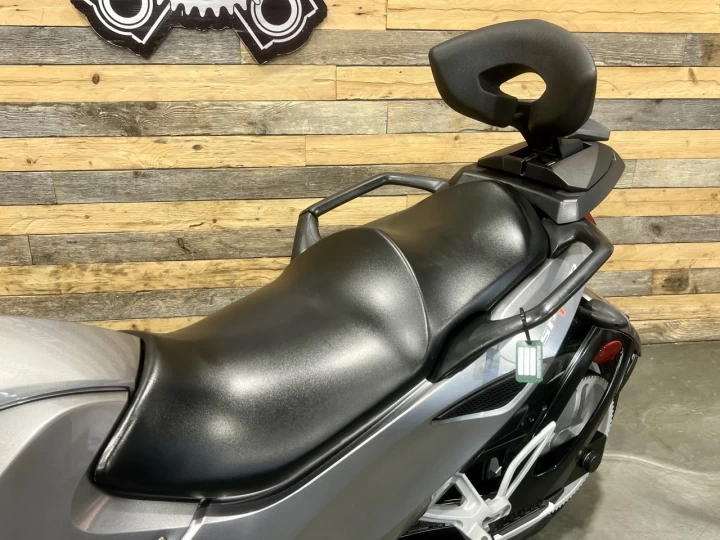 2013 BRP CAN-AM SPYDER RS-ROADSTER SM-5 (MANUELLE A CLUTCH) + SEULEMENT 30622 KM + PARE BRISE + DOSSIER + IMPECCABLE A1 