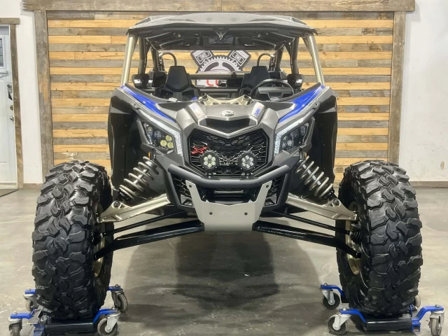 BRP CAN-AM MAVERICK MAX X3 X-RS TURBO ''RR'' 200 H.P + DPS + 4X4 + 72'' + SMART SHOX + TOIT AUDIO + SEULEMENT 1509 KM  2023