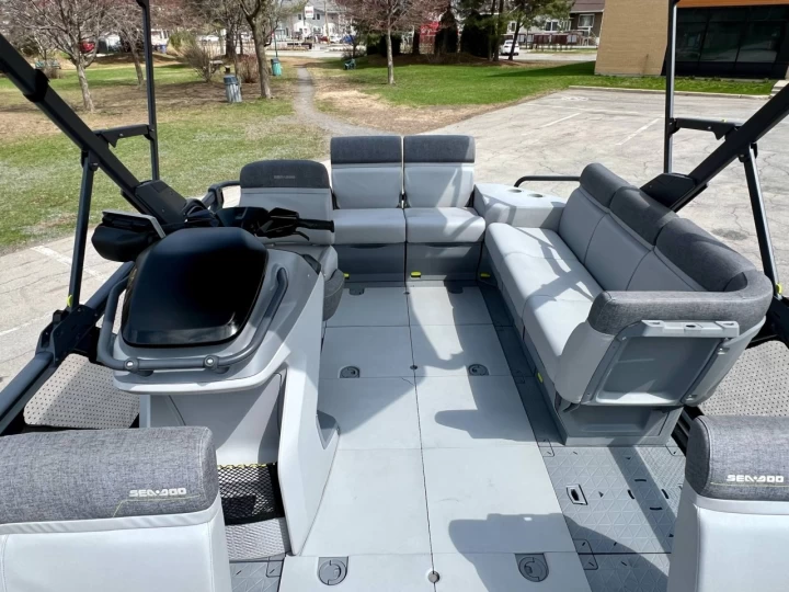 2024 BRP SEA-DOO SWITCH CRUISE 18' 230 HP + IBR + VTS + IDF + GPS + AUDIO + BIMINI + REMORQUE DLX 