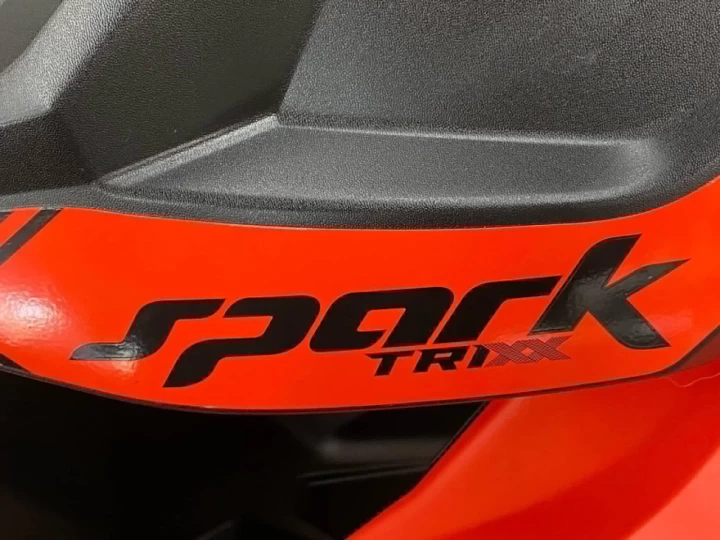 2021 BRP SEA-DOO SPARK TRIXX 2UP + IBR + VTS + SEULEMENT 33 HR + RARE & A1 