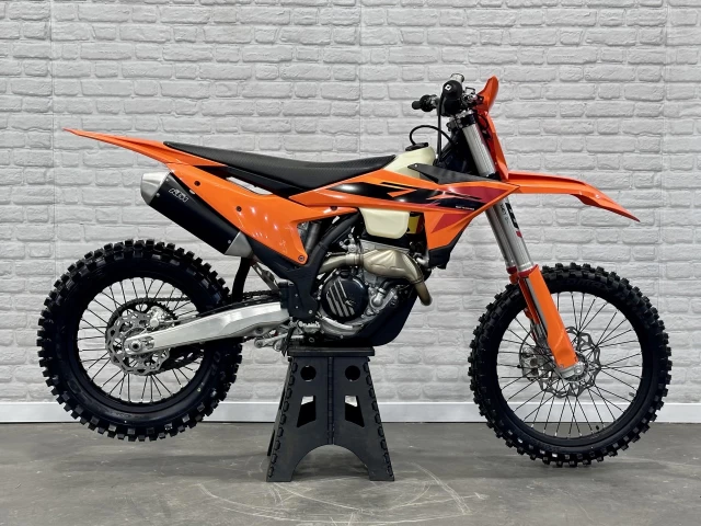 KTM 250 XC-F EFI + 4 TEMPS + SEULEMENT 32 HR + IMPECCABLE & COMME NEUF A1  2025