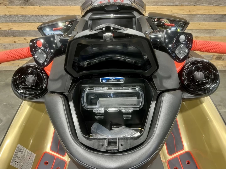 2025 BRP SEA-DOO RXP-X 325 H.P + IBR + VTS + PREMIUM AUDIO + TECH PKG + 4 HR + RARE & A1 
