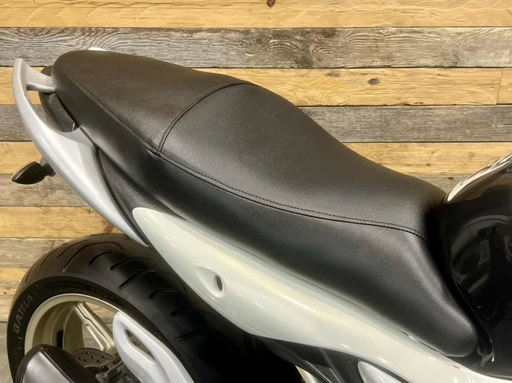 2009 SUZUKI SFV 650 GLADIUS + 51112 KM + PETITE PLAQUE $$$ + RARE & A1 