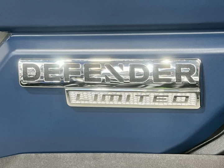 2025 BRP CAN-AM DEFENDER MAX CREW HD-10 LIMITED + 4X4 + DPS + HVAC + AUDIO + 5200 KM + GARANTIE + RARE & A1 