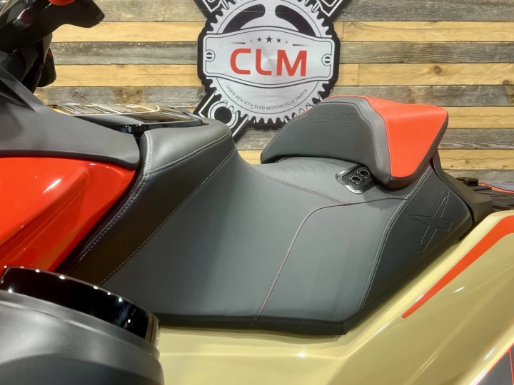 2025 BRP SEA-DOO RXP-X 325 H.P + IBR + VTS + PREMIUM AUDIO + TECH PKG + 4 HR + RARE & A1 