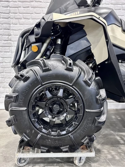 2022 BRP CAN-AM RENEGADE X-MR 650 EFI + 4WD + DPS + FOX + GORILLA 30'' + 2929 KM SEULEMENT + RARE & A1 