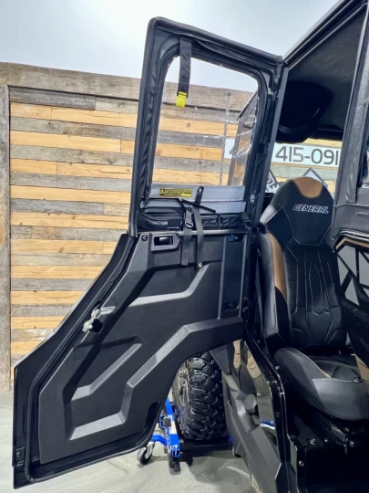 2023 POLARIS GENERAL 4 XP 1000 DLX-DELUXE EDITION + 4X4 + EPS + RIDE COMMAND GPS - AUDIO + 4 PASSAGERS + GARANTIE SEPT 2028 