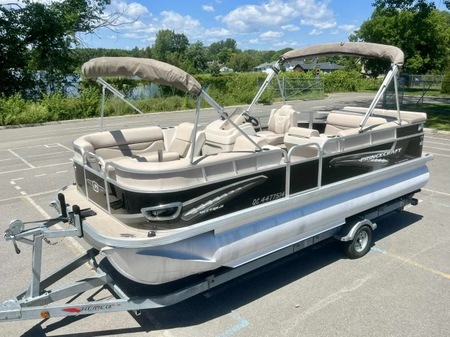 PRINCECRAFT VECTRA 21 CLASSIC EDITION + MERCURY 115 H.P + ENSEMBLE SPORT 3 QUILLES + TOIT BIMINI + TOIT CAMPEUR + TOILE + REMORQUE  2014