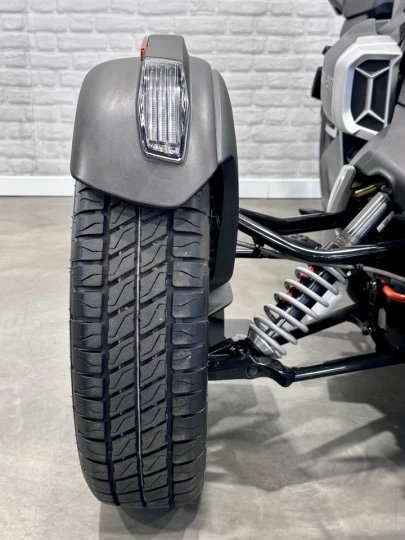 2020 BRP CAN-AM RYKER 900 EFI EDITION RALLY + 10272 KM + BANC PASSAGER & DOSSIER + PAREBRISE + PHARE AUX 