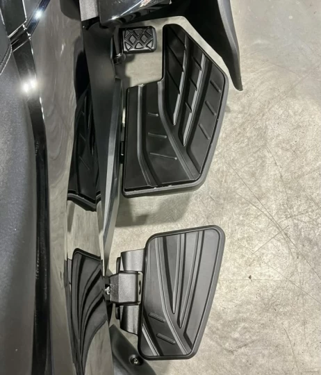 2015 BRP CAN-AM SPYDER ST LIMITED SE-5 (SEMI-AUTOMATIQUE) + BAS KM 26699 KM + GPS + RADIO + SACCOCHE + COULEUR RARE & A1 