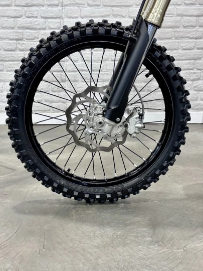 2026 STARK FUTURE VARG 1..2 MX ALPHA 80 H.P + 100% VE-MOTOCROSS ELECTRIQUE + UNITÉ DÉMO 70 HR + GARANTIE 2028 + RARE & A1 