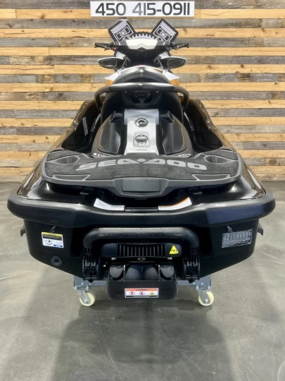 2012 BRP SEA-DOO RXT 260 HP IS = SUSPENSION INTELLIGENTE + SEULEMENT 117 HR + 3 PASSAGERS + MODELE RARE + 