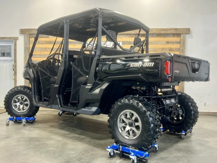 2024 BRP CAN-AM DEFENDER MAX CREW HD-10 ÉDITION LONE STAR + 4WD + DPS + SEULEMENT 10 KM + 6 PASSAGERS + RARE & COMME NEUF 