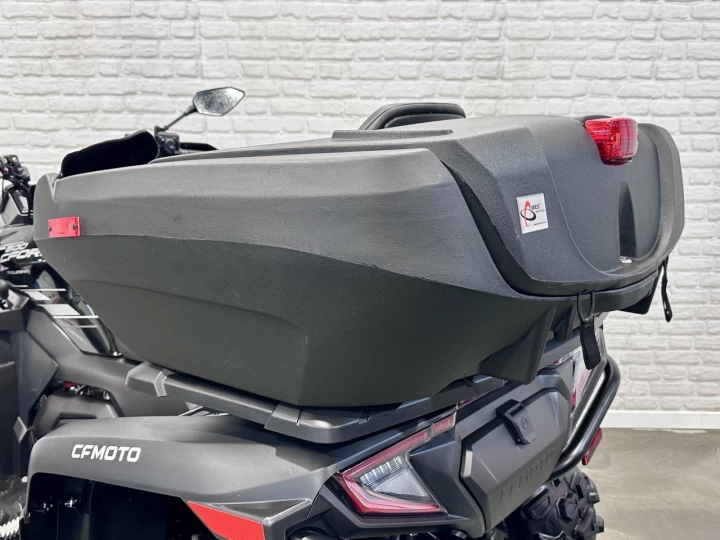 2025 CF MOTO C-FORCE 600 EFI TOURING + EPS + 4WD + SEULEMENT 136 KM + GARANTIE 2030 + RARE & IMPECCABLE A1 