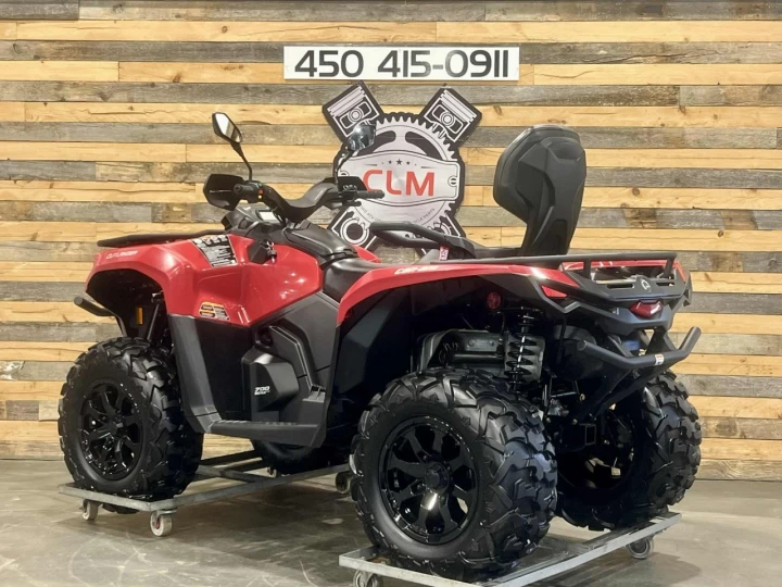 2023 BRP CAN-AM OUTLANDER MAX 700 XT EFI + DPS + 4X4 + 742 KM SEULEMENT + TREUIL + MAGS 