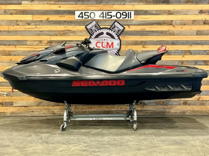 2026 BRP SEA-DOO GTR-X 300 HP + IBR + VTS + AUDIO PREMIUM + 3 PASSAGERS + 4 HR SEULEMENT + GARANTIE + RARE & A1 