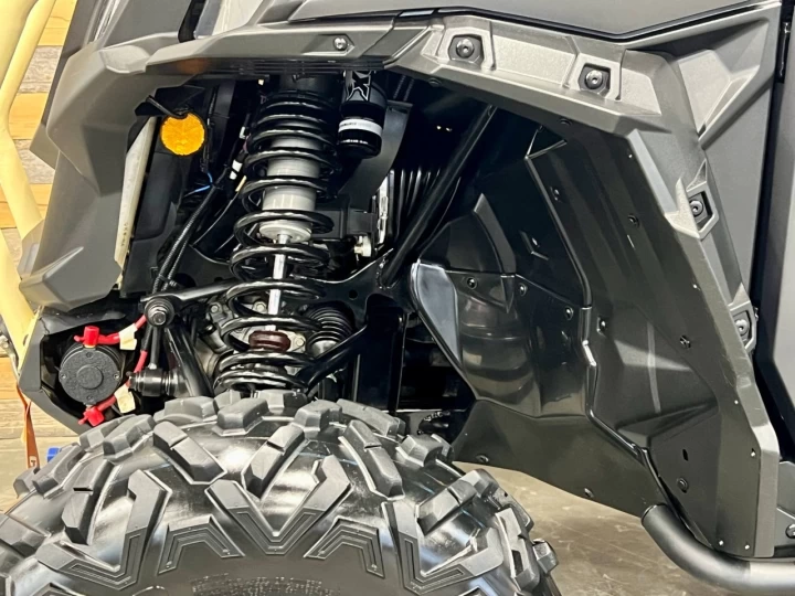 2022 BRP CAN-AM MAVERICK SPORT 1000R X-XC + DPS + 4X4 + SEULEMENT 1522 KM + CONDITION IMPECCABLE A1 