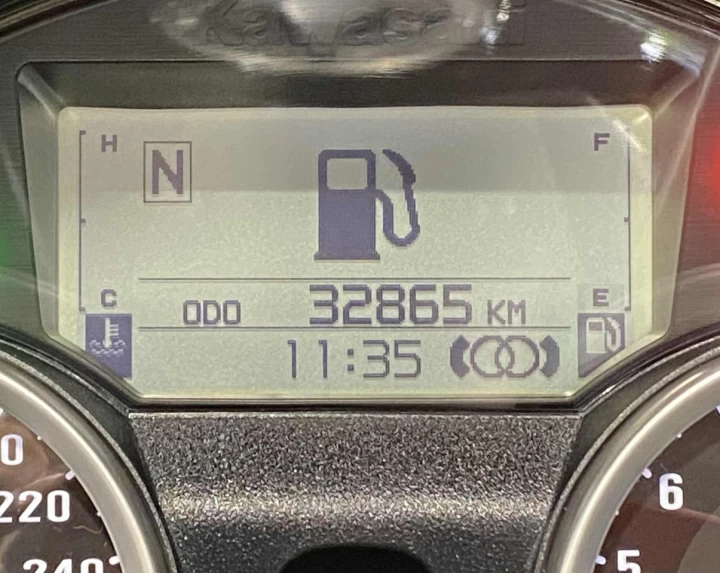 2015 KAWASAKI CONCOURS 14 ABS + SEULEMENT 32865 KM + SACCOCHE + PARE-BRISE GIVI 