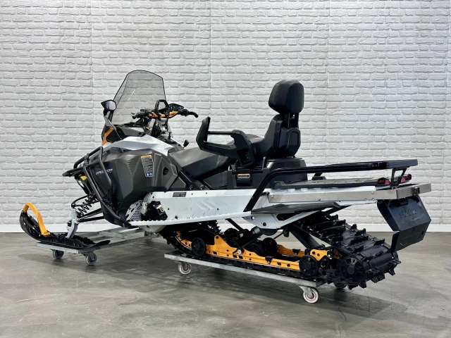 BRP SKI-DOO EXPEDITION S.E = SPECIAL EDITION 900 ACE TURBO EFI 130 HP WT = WIDE TRACK 154'' X 20'' + BANC PASSAGER + 7555 KM + COULEUR RARE & A1  2023